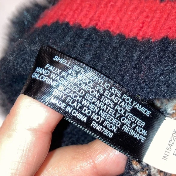 Leopard Print Wool Beanie with Pom Pom - Black and Red - Picture 3 of 5